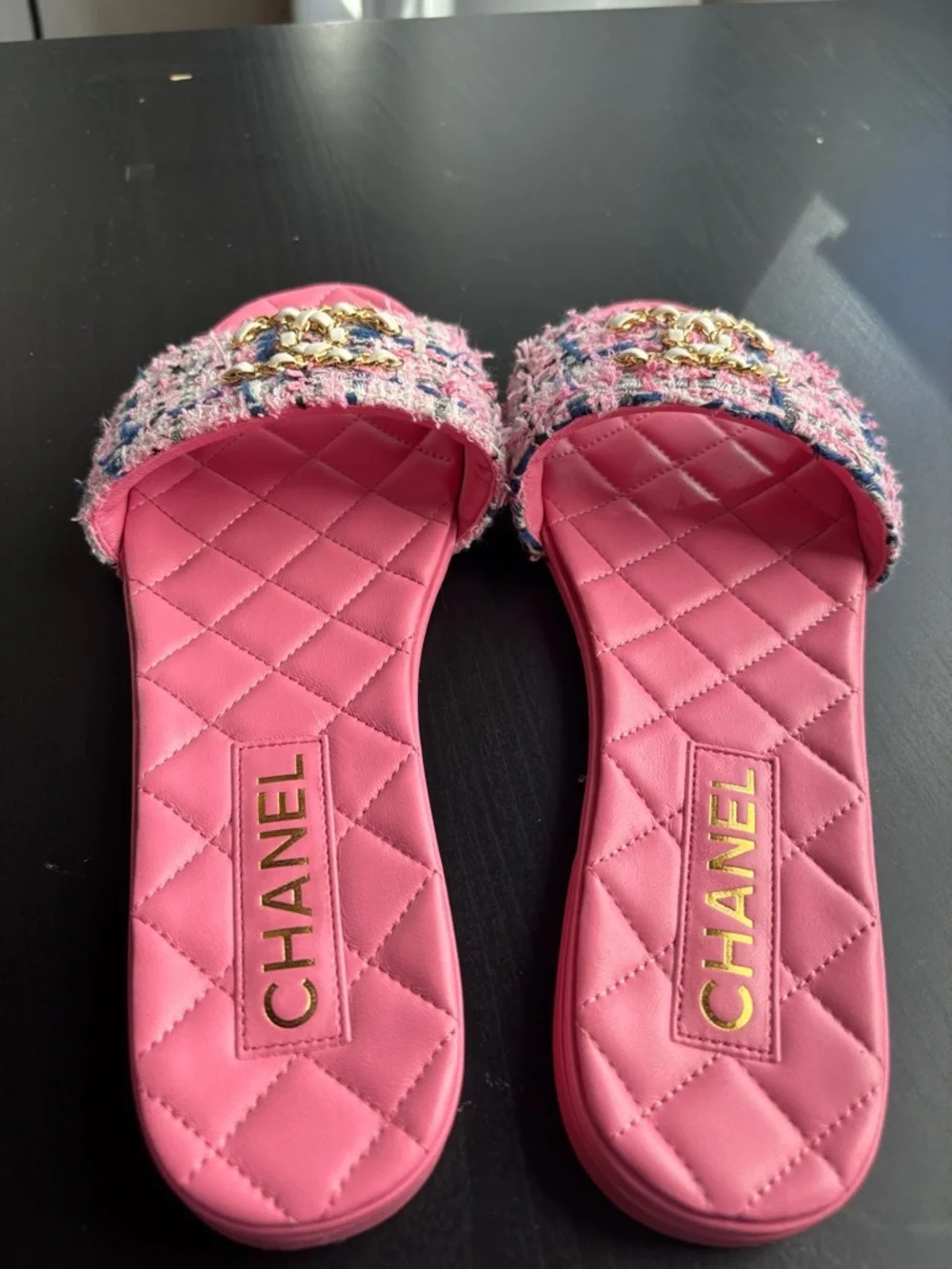 EUC CHANEL 23P Women’s Pink Tweed Slide Sandals with Gold Chain Accent Size 38.5